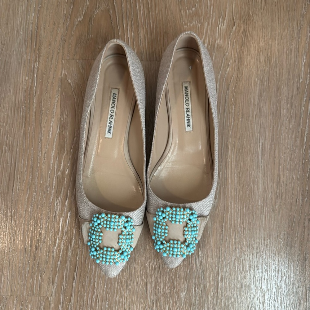 SOLD. Manolo Blahnik flats 38